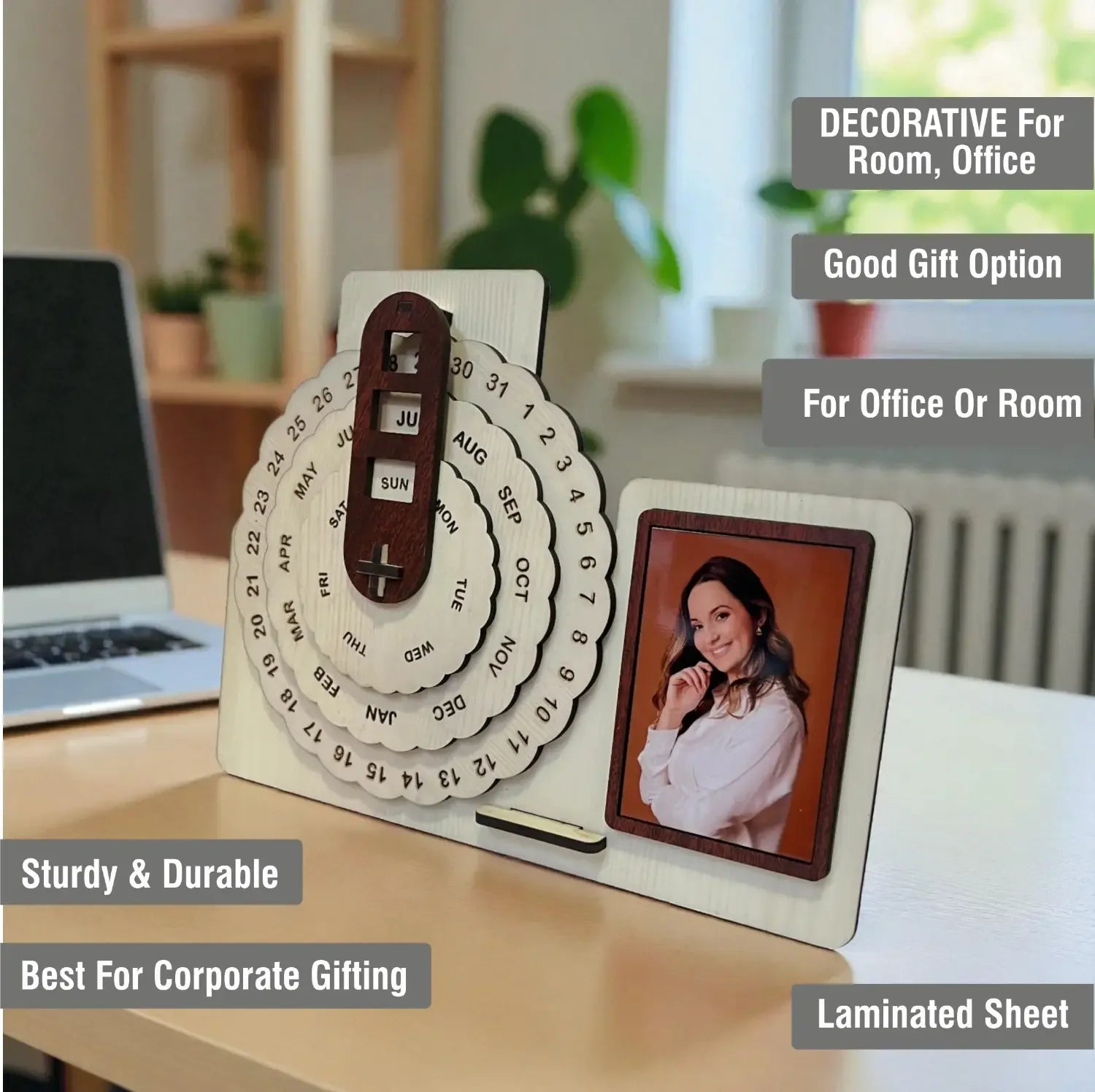 Unique gift idea – personalized photo desk calendar